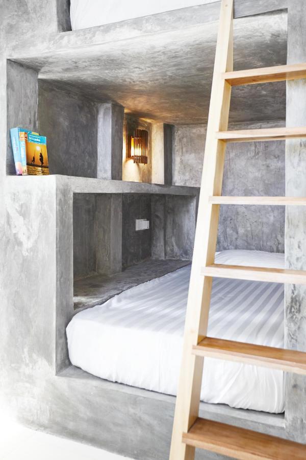 Drivethru Hostel Polhena Экстерьер фото